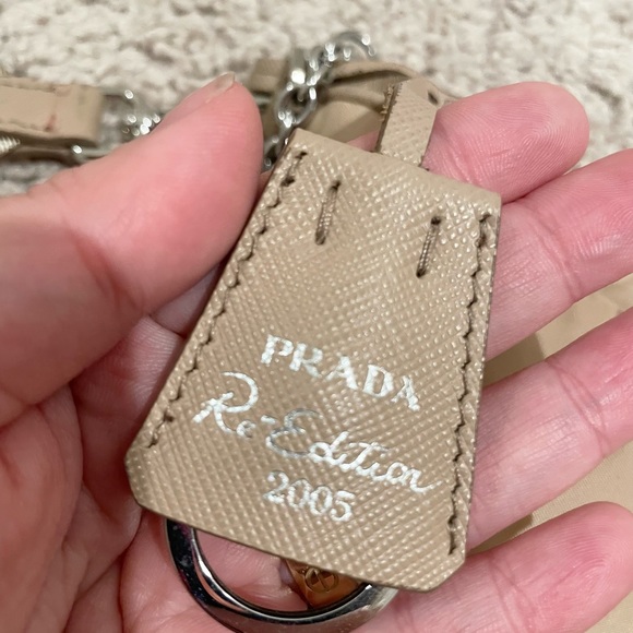 ❌ SOLD ❌ Prada Re-edition 2005 Re-nylon bag - Picture 7 of 14